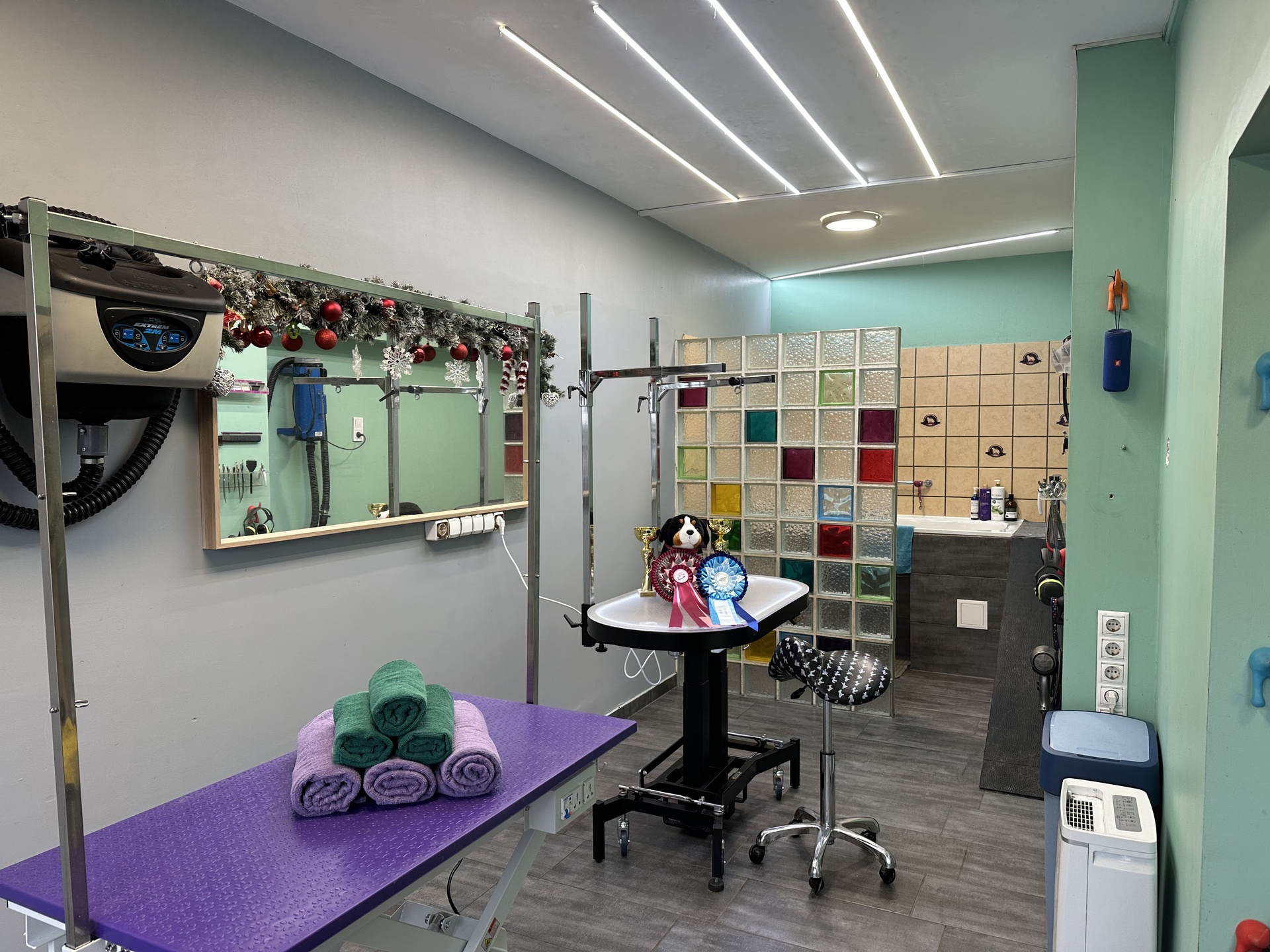 Elektromosan emelhető asztalok